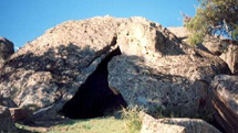 Fotografa de la entrada de la cueva de Boquique (Plasencia)